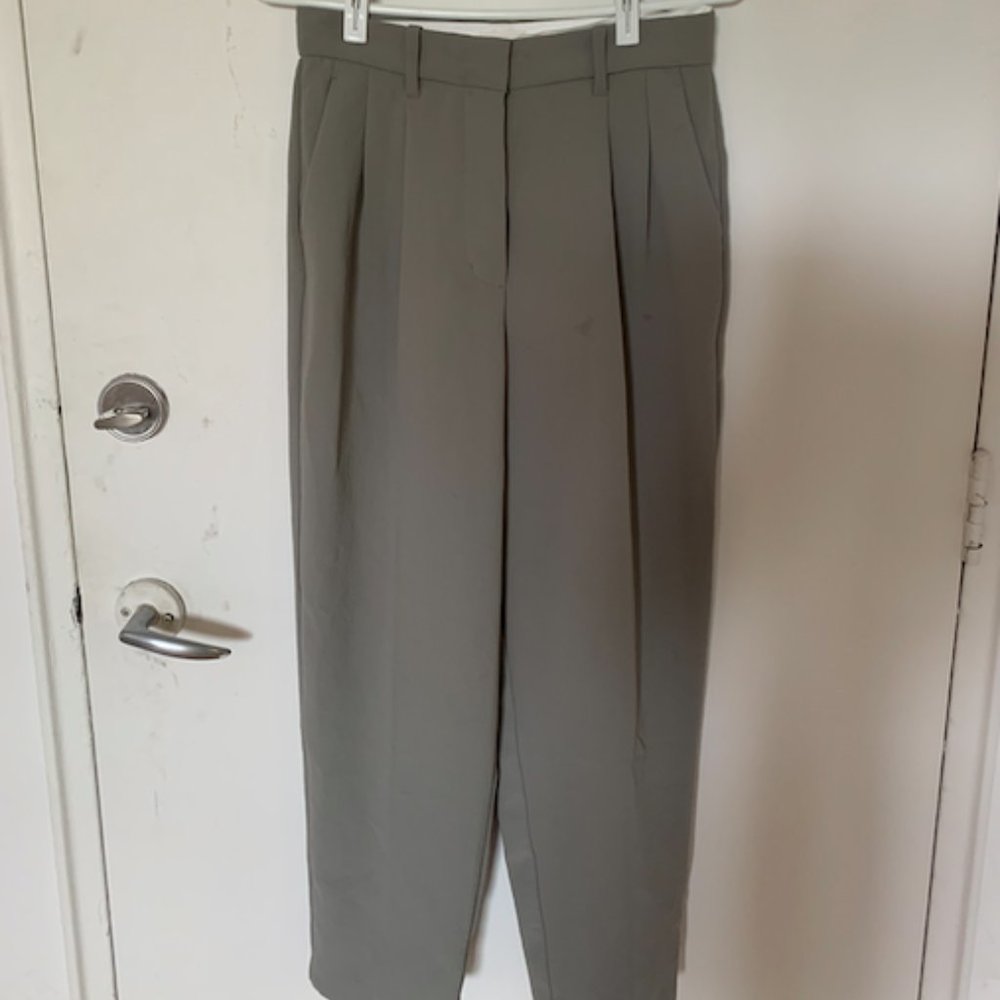 Aritzia WILFRED Effortless Pants in Grey